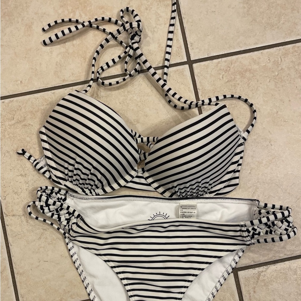 Hollister swim suit